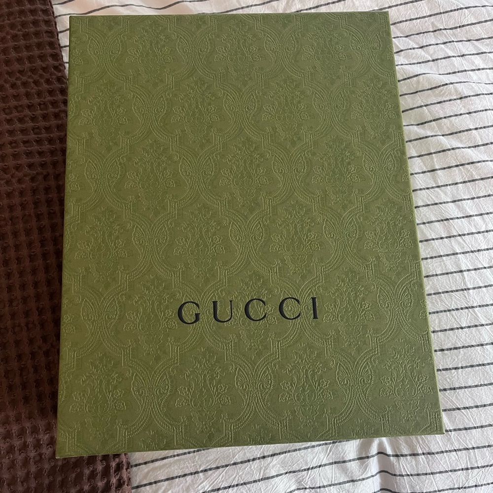 Gucci Cream Logo Clogs - Picture 2 of 7
